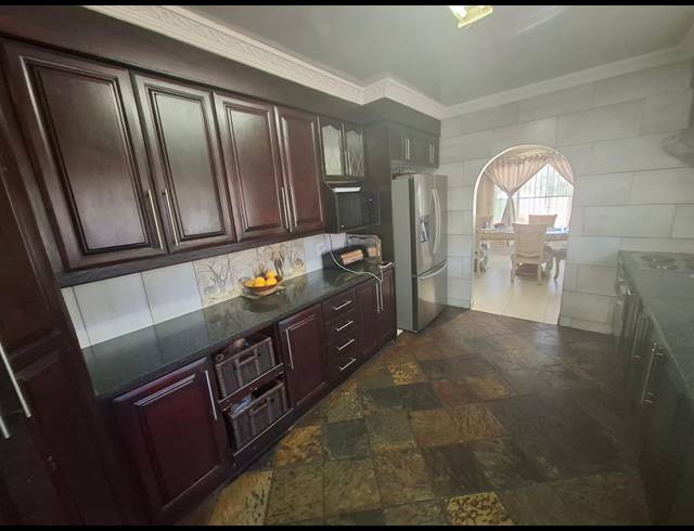 5 BEDROOM HOUSE FOR SALE IN AMANDASIG
